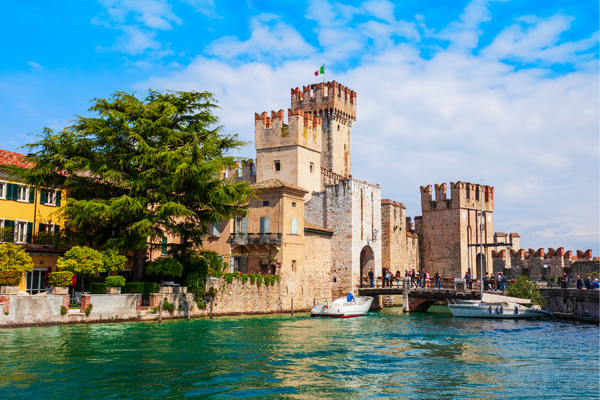 Best Attractions in Lake Garda: Sirmione Castle - Discover Garda Lake